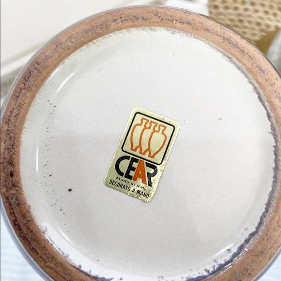 Speckled Paint and Hand Painted Bird illustration Pitcher - Picture 6 of 6